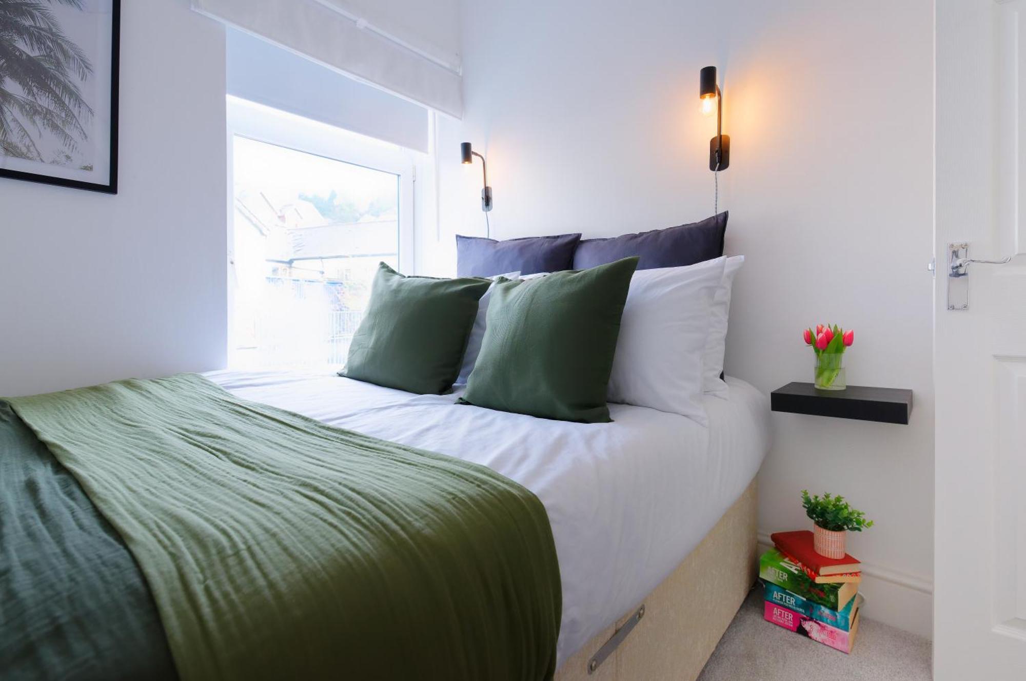 Stayright 3 Bed Home Near Hiking Trails & Parks Llwynypia Экстерьер фото
