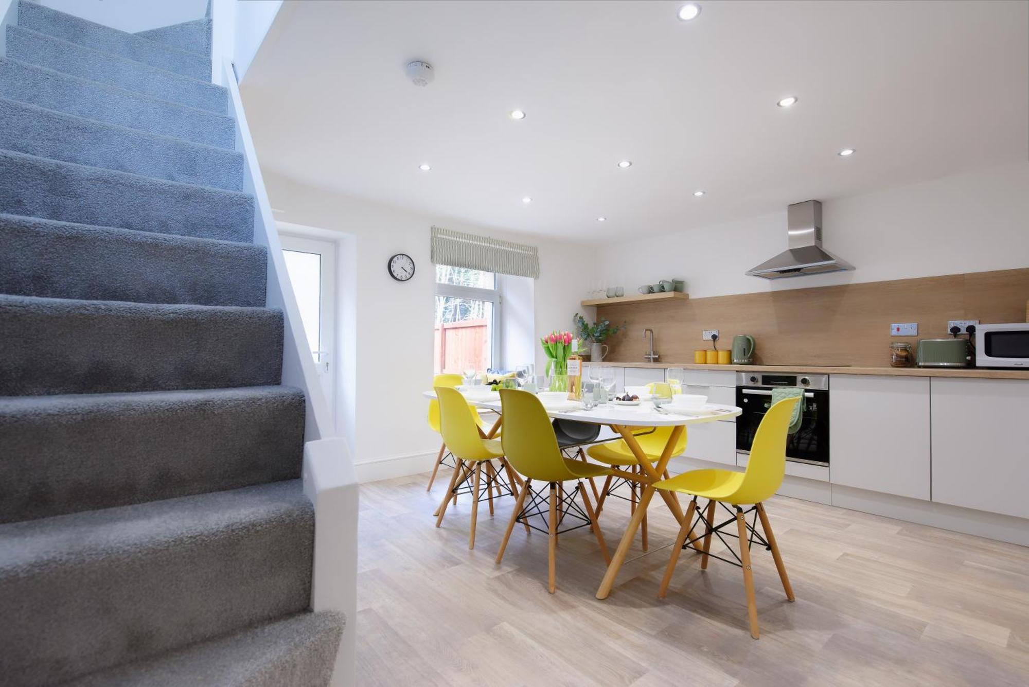 Stayright 3 Bed Home Near Hiking Trails & Parks Llwynypia Экстерьер фото